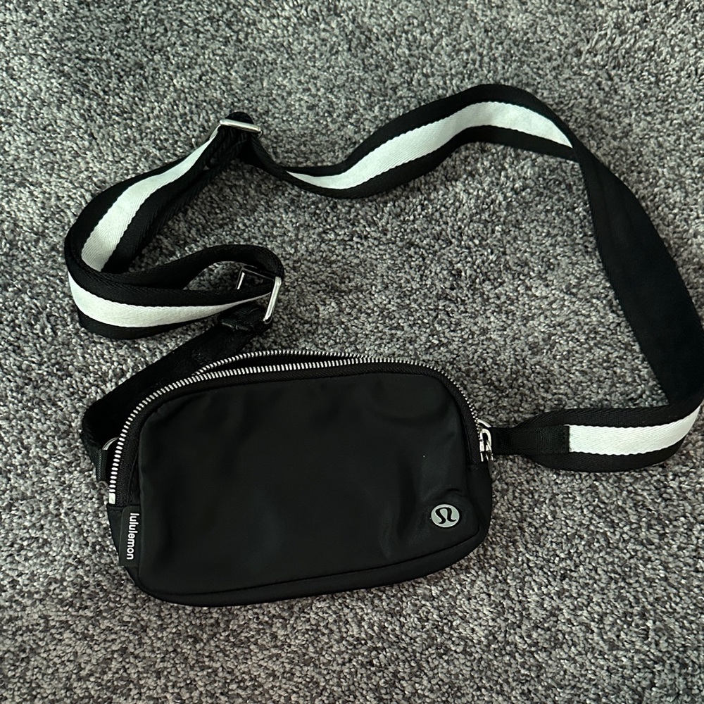 lululemon athletica Black Belt Bag with White Accents